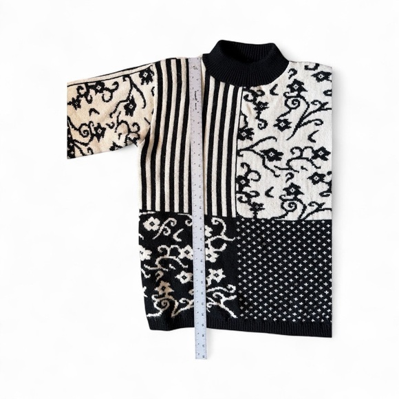 Alfred Dunner Black and White Patterned Turtleneck Sweater - Picture 3 of 9